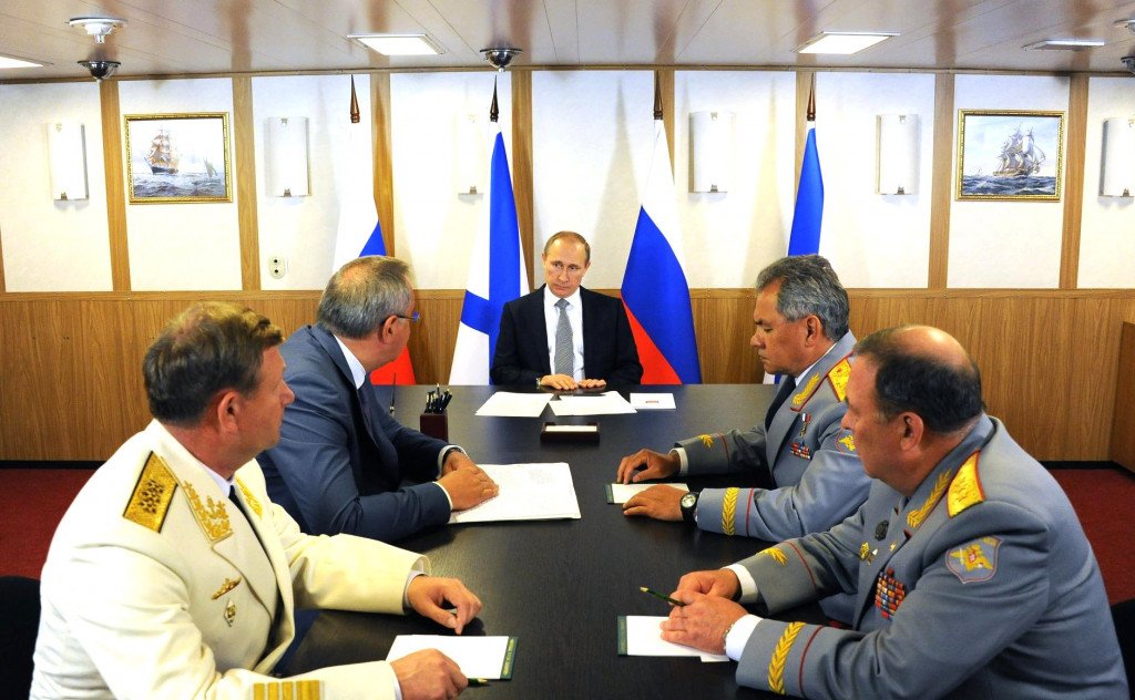 Putin-Rogozin-and-Shoigu-discuss-the-new-Naval-Doctrine-of-Russia
