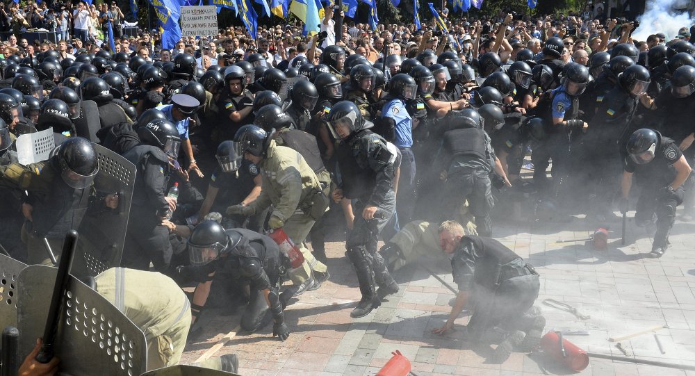 Poroshenko: We Have a Right to Kill Police Officers, You NO!