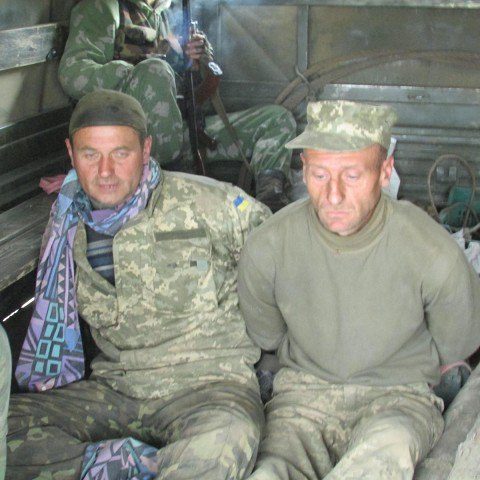 Donbass Militia Destroyed Check Point, Captured 2 pro-Kiev Militants