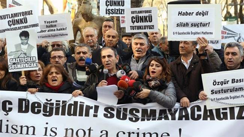 'Press Freedom' in Turkey: 800 journalists fired and nearly 160 arrested in 2015