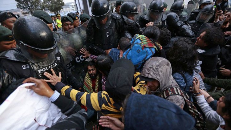 Ecuadorian Antiriot Police repressing peaceful protestors against the visist of Turkish President Recep Tayyip Erdogan to Ecuador/AFP  JUAN CEVALLOS