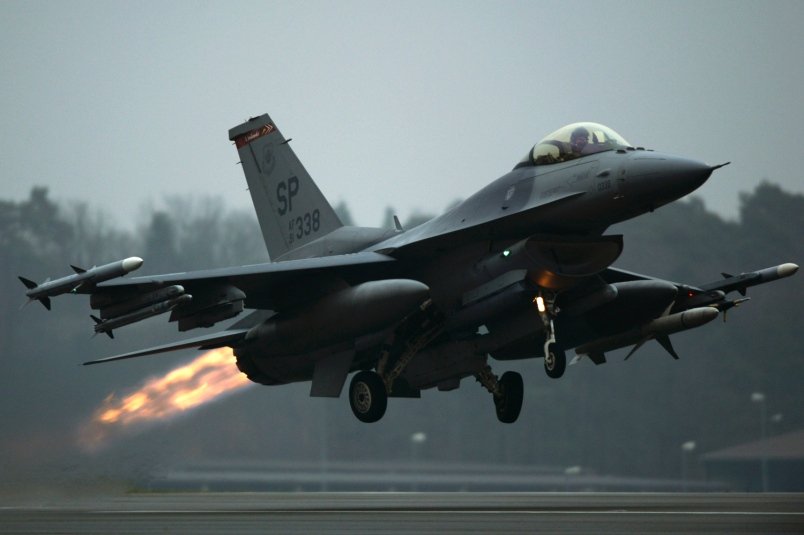 F-16 fighter aircraft