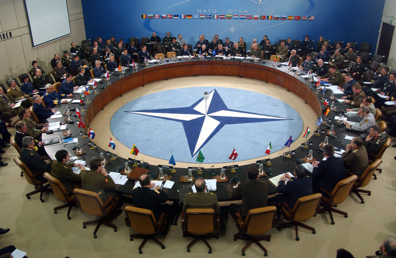 Former NATO General Speaks Openly of Nuclear War With Russia