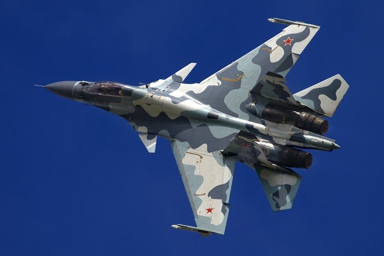 Sukhoi_Su-30MKI,_Russia_-_Air_Force_AN1582083 (1)