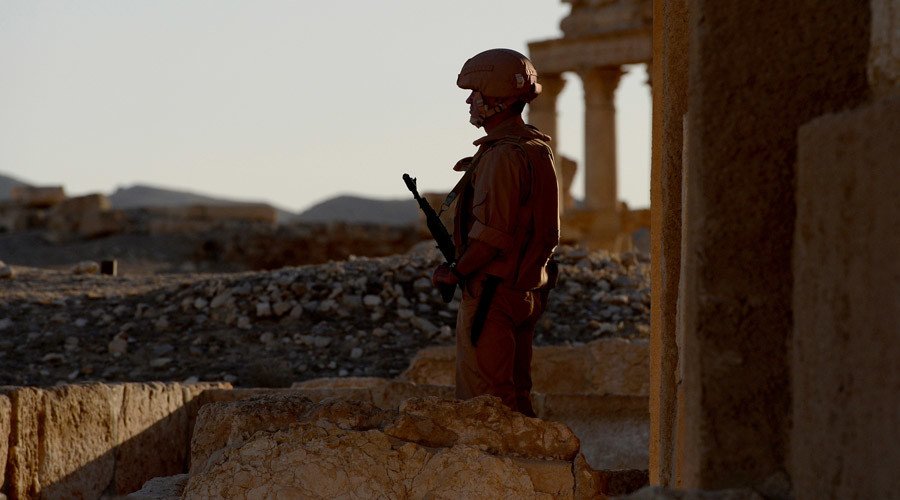File Photo: Russian army soldiers patrol the ancient Syrian city of Palmyra on May 5, 2016 © Vasily Maximov / AFP