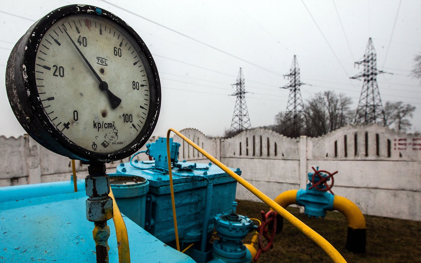 Valves of gas pipe-line are seen in the gas station not far from Kiev on March 4, 2014. The European Union will help Ukraine pay the $2.0 billion it owes to Russian gas giant Gazprom, a top official said Tuesday, as part of an aid package reportedly worth more than one billion euros. AFP PHOTO/ ANDREY SINITSIN (Photo credit should read ANDREY SINITSIN/AFP/Getty Images)