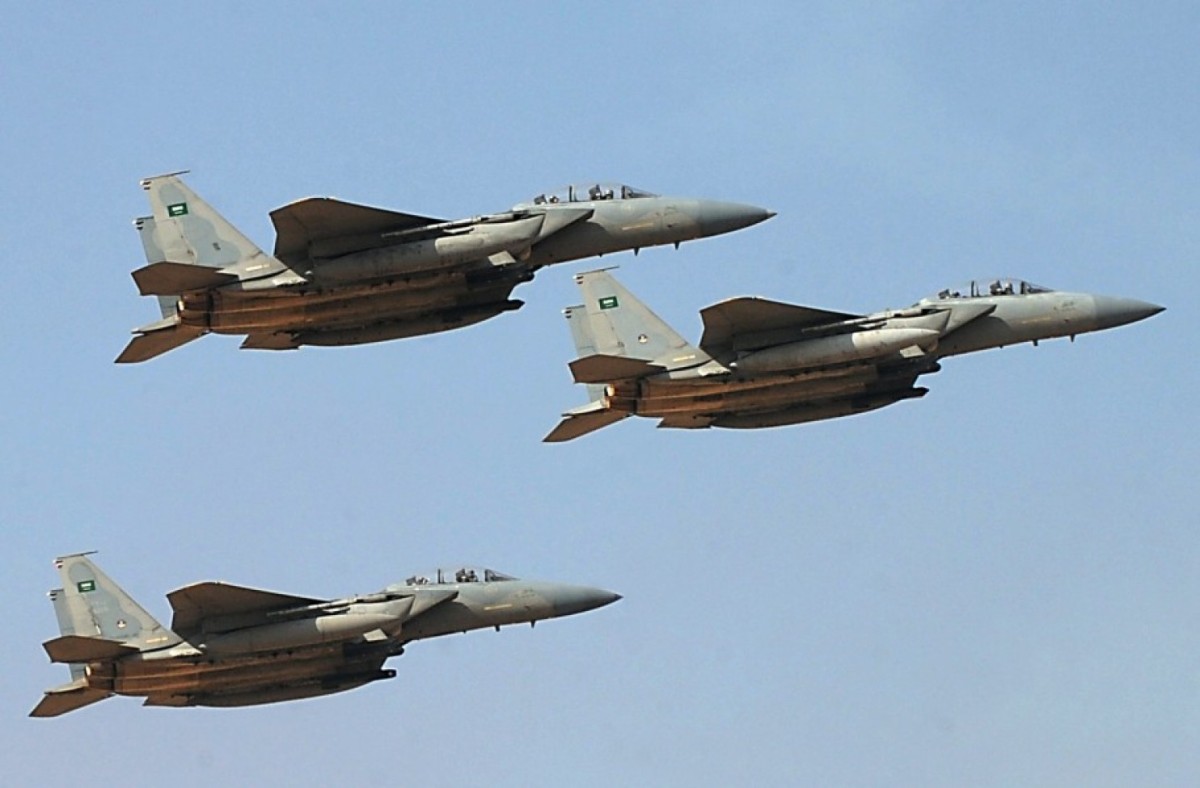 Saudi-led Coalition Airstrikes Hit Houthi Weapons Depot In Al-Hudaydah & Sanaa Command Area (Videos)