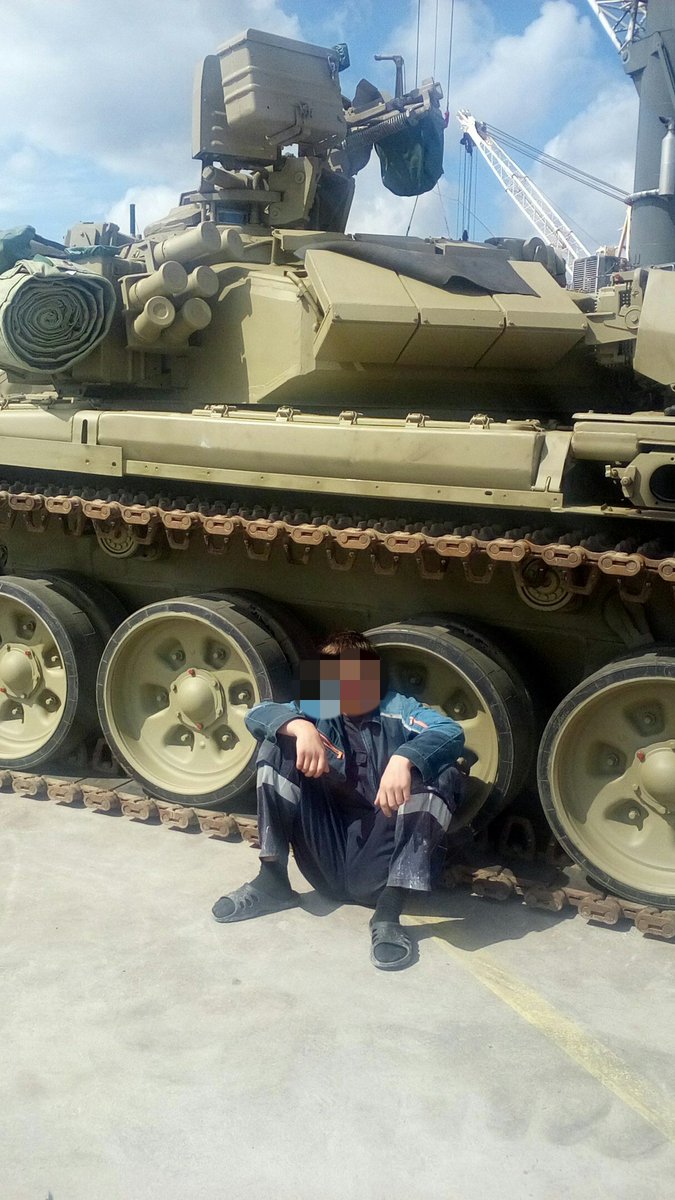 New Batch of Russian T-90 3rd-Generation Battle Tanks arrives to Algeria