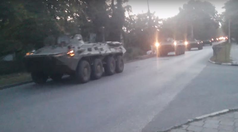 Russia Deploys Military Equipment to Border with Ukraine (Video)