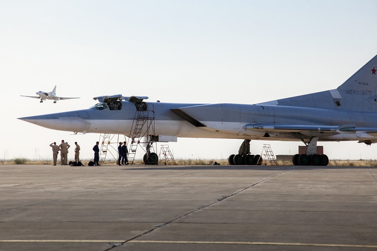 Russian Tu-22M Bombers Spotted at Hamadan Air Base in Iran (Photos, Maps, Analysis)