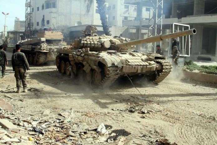 Syrian Army infiltrates ISIS area in Deir Ezzor, detonates explosives behind enemy lines