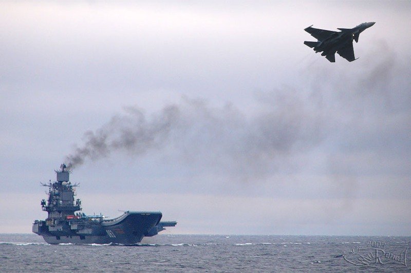 The Kuznetsov launches a SU-33