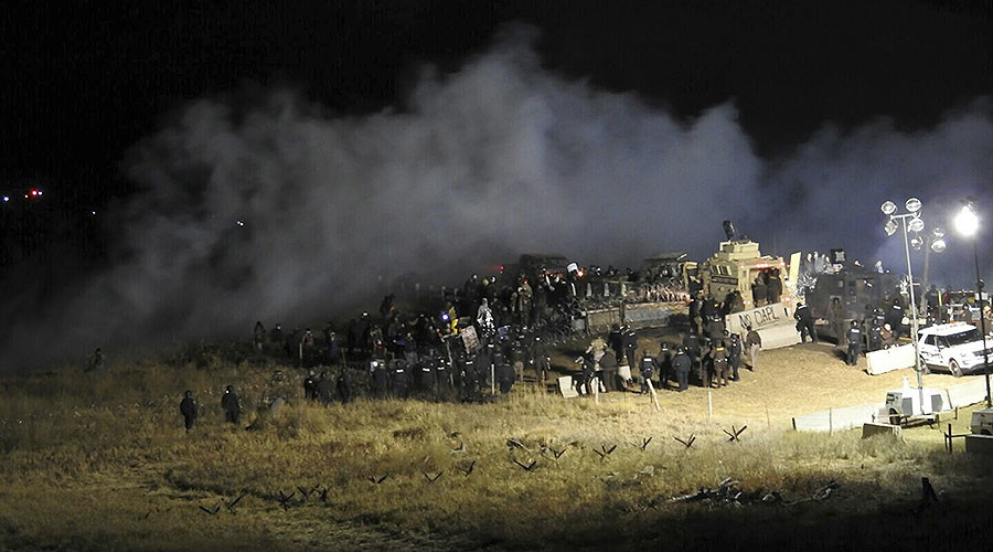 Watch: 400 Dakota Pipeline Protesters ‘Trapped on Bridge’ as Cops Fire Tear Gas, Water Cannon