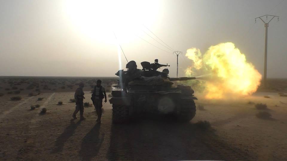 saa-tank-on-palmyra-outskirts