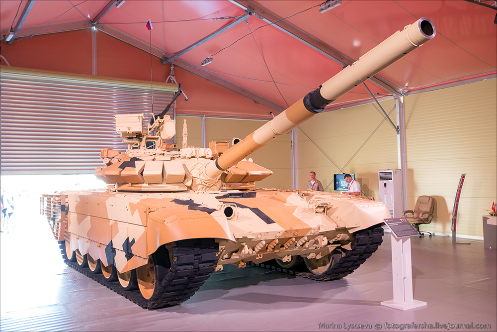 Russia Develops New Assault Tank on Basis of T-72