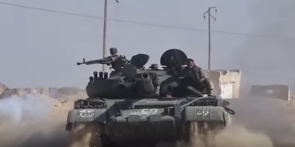 Footage: Syrian Army Clashing With ISIS In Homs Desert