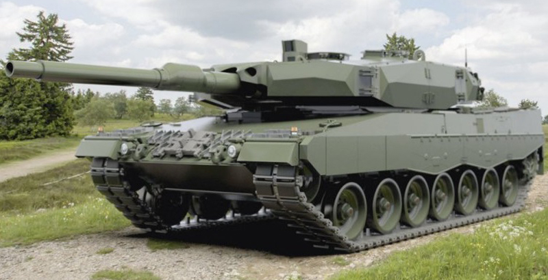 Polish Army Receives Upgraded Leopard 2A4 Battle Tank