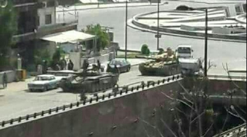 Government battle tanks deployed to the area. Source: @QalaatAlMudiq/Twitter