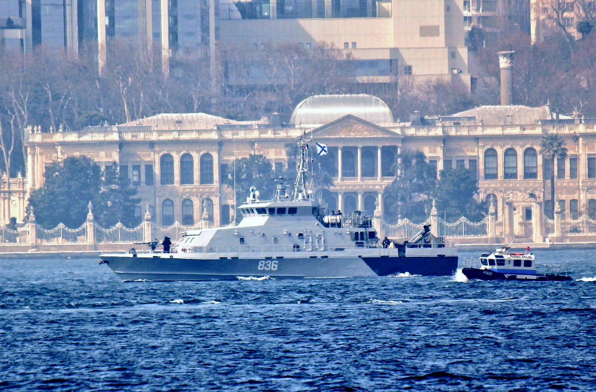12. Storm of the seas and, of course, “Burke” counter-sabotage ship project 21980 “Grachonok”, Bosphorus, April 6, 2017 ((twitter.com/yorukisik)
