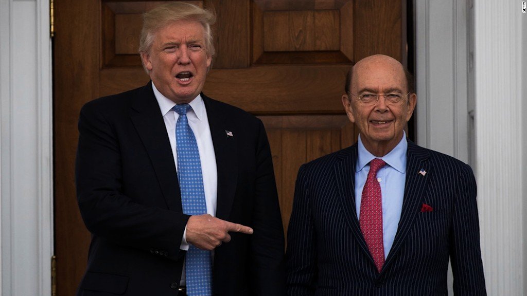 Donald Trump (L) and Wilbur Ross (R)