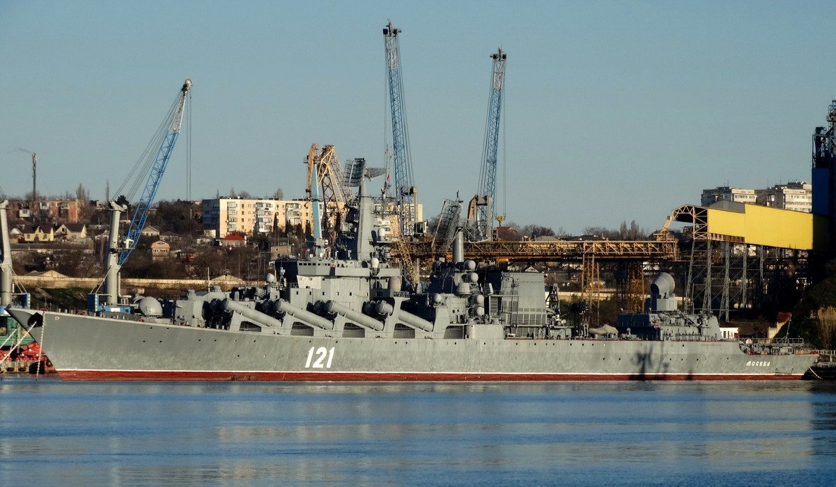 5. Chained to the pier – “Moscow”, Sevastopol, March 31, 2017 (photo Balabin 1696 from forums.airbase.ru)