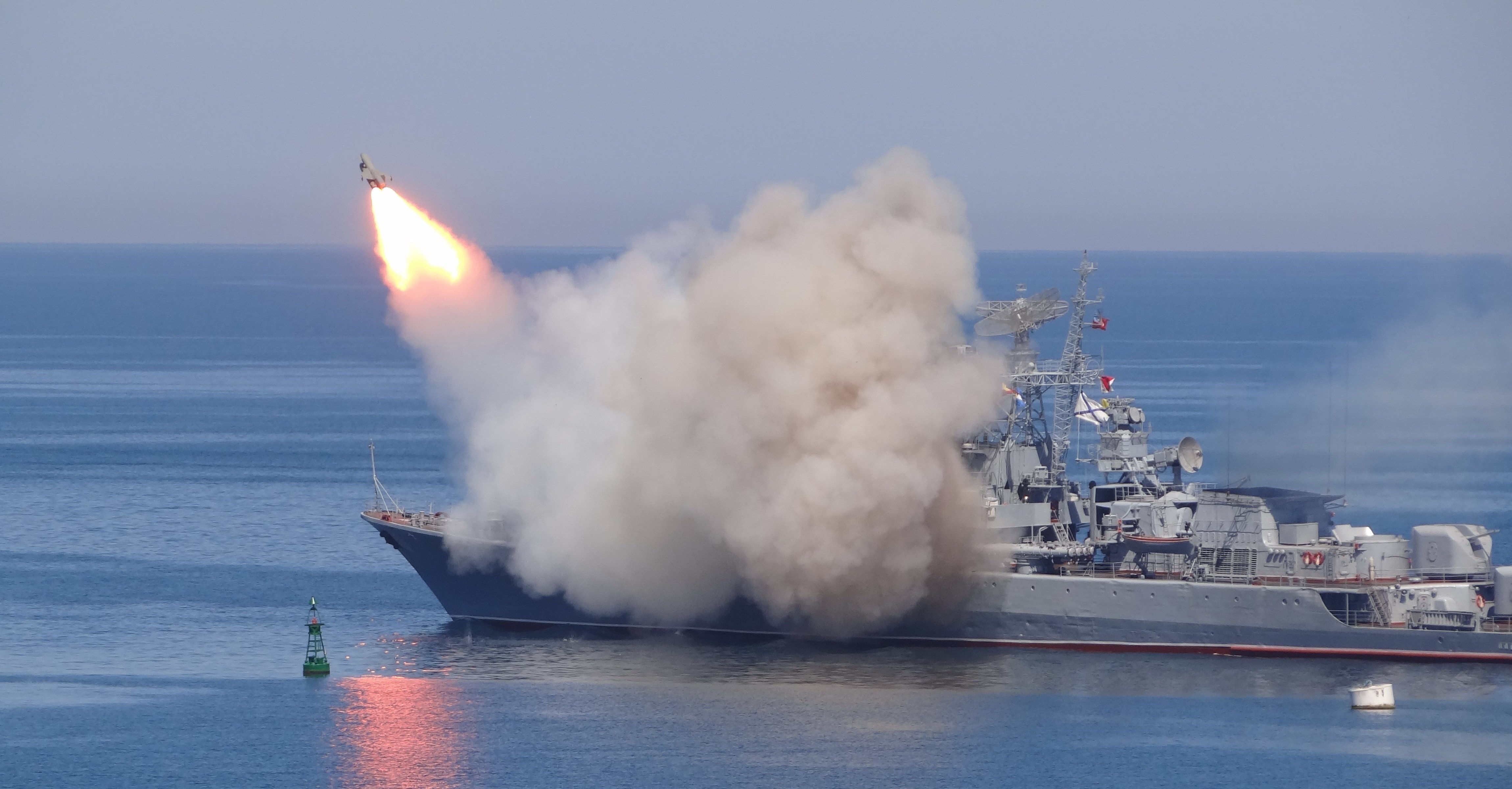 9. Launch of 85 RU missiles from “Ladnyi” (nightmare object of surveillance), July 24, 2015 (photo Doctor from forums.airbase.ru)