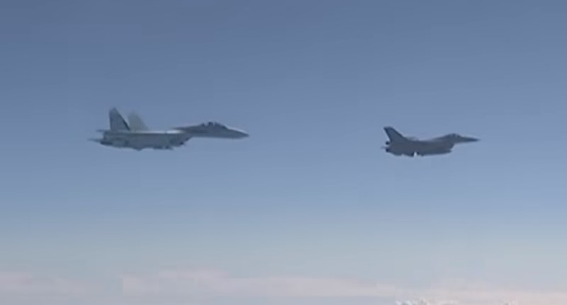 Video: Su-27 Chases NATO F-16 Away From Russian Defense Minister's Plane