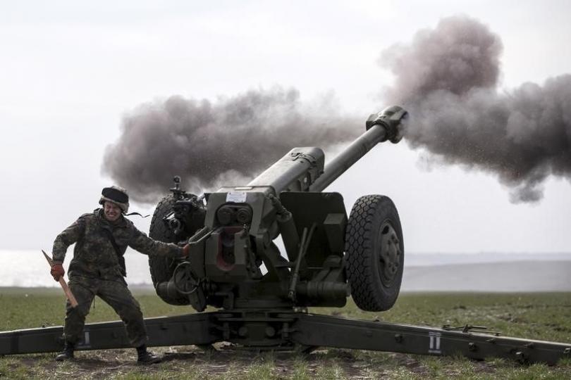 Ukrainian Armed Forces Open Heavy Artillery Fire On DPR Forces In Region Of Donbass
