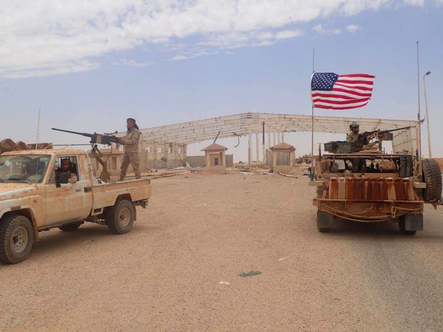 Turkish Newspaper: ISIS In Syria Receives Weapons Directly From US-led Coalition