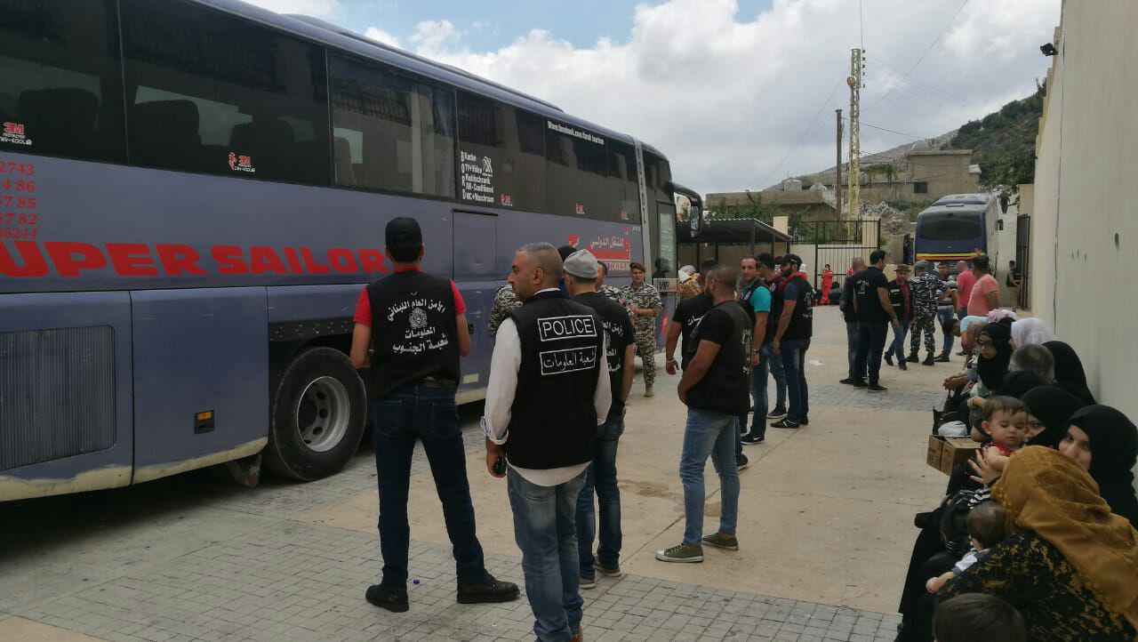 Hundreds Of Syrian Refugees Return From Lebanon To Syria's Beit Jinn And Al-Zabadani