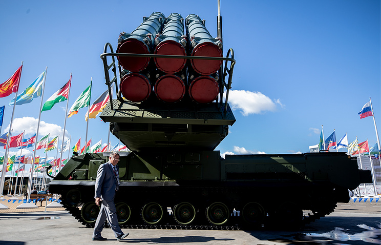 Russia Shows Off Buk-M3 Air-Defense System With Brand New Optical Tracker (Photos)