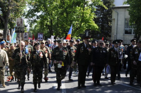 En photos : En Moldavie, une marche pour la victoire… Une marche pour la paix !