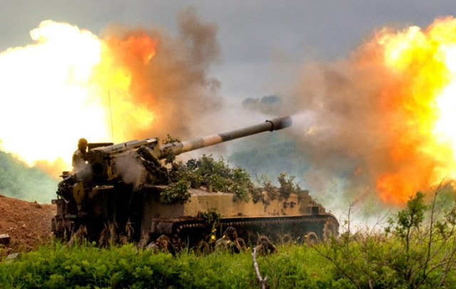 In Video: Russian Giatsint-S Heavy Howitzers Hammer Kiev Forces In Donbass