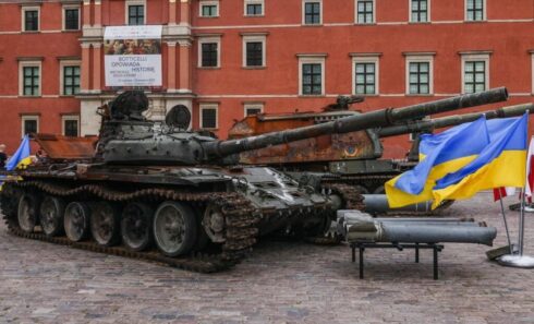 Soviet made t 72b tanks and hawk missiles 490x297 | american armaments sales in europe booming thanks to the war in ukraine: “us colony after nato coup” | news