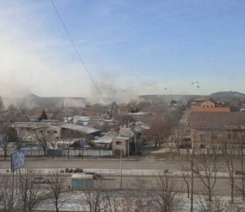Ukrainian Nazis Hit Civilians In Donetsk With 44 Rockets In 10 Minutes. Casualties Reported