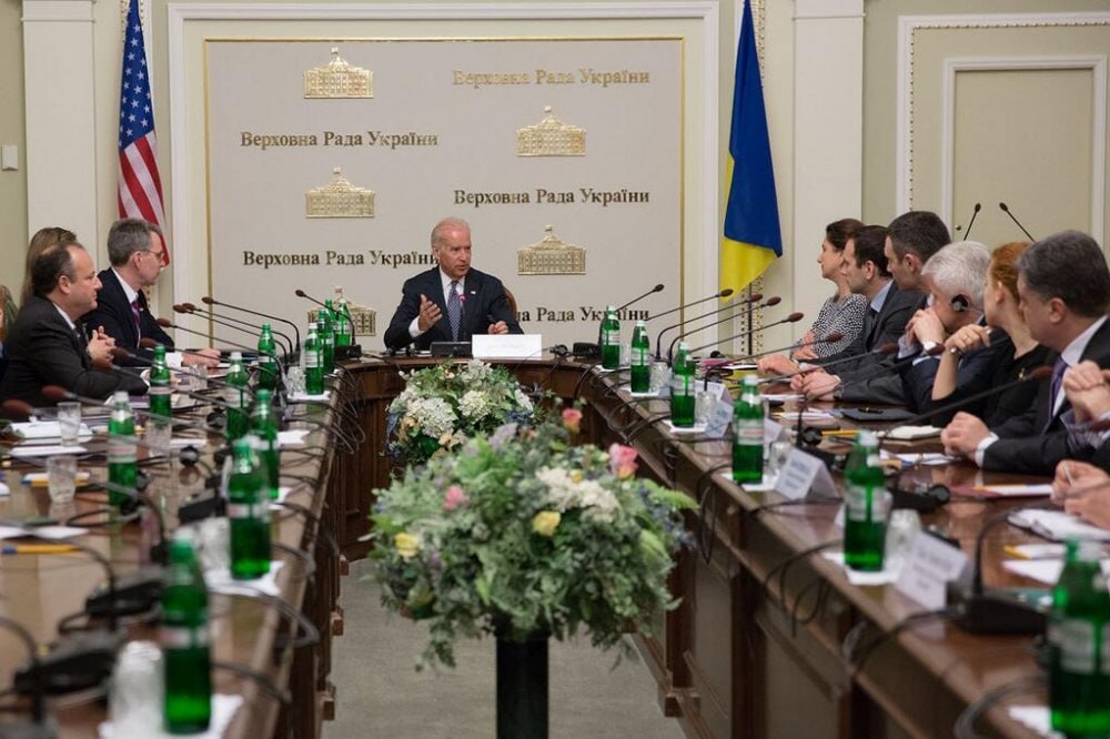 Lackey Of United States. Photos Of Biden’s Visit To Ukraine Highlight Real Status Of Zelensky