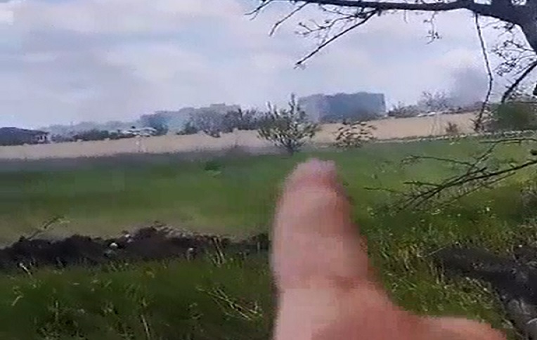 How Ukrainian Army Fled Bakhmut (Videos)