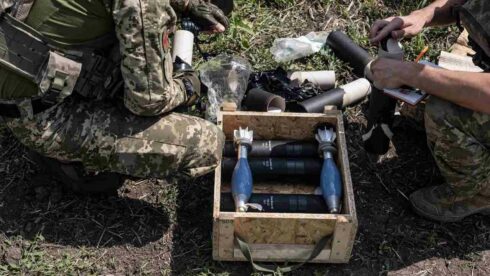Russia Surpasses The West Several Times In The Production Of Artillery Shells – CNN