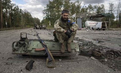 Kiev Regime Obliging Soldiers To Keep Fighting